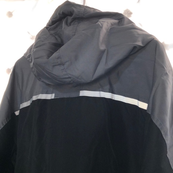 Men  light Jackets - Picture 7 of 8